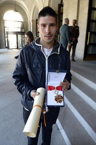Santiago Garrido Gomez, um dos sobreviventes, foi uma das 365 pessoas homenageadas no aniversário de 10 anos do atentado a bomba no metrô de Madri(foto: GERARD JULIEN/AFP) Santiago Garrido Gomez, um dos sobreviventes, foi uma das 365 pessoas homenageadas no aniversário de 10 anos do atentado a bomba no metrô de Madri(foto: GERARD JULIEN/AFP)