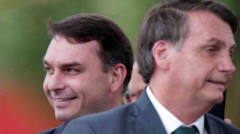 O senador Flvio Bolsonaro com o pai, Jair Bolsonaro