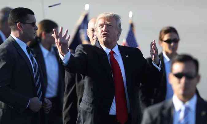 O presidente Donald Trump durante visita a Palm Beach, na Flrida(foto: JOE RAEDLE /AFP)