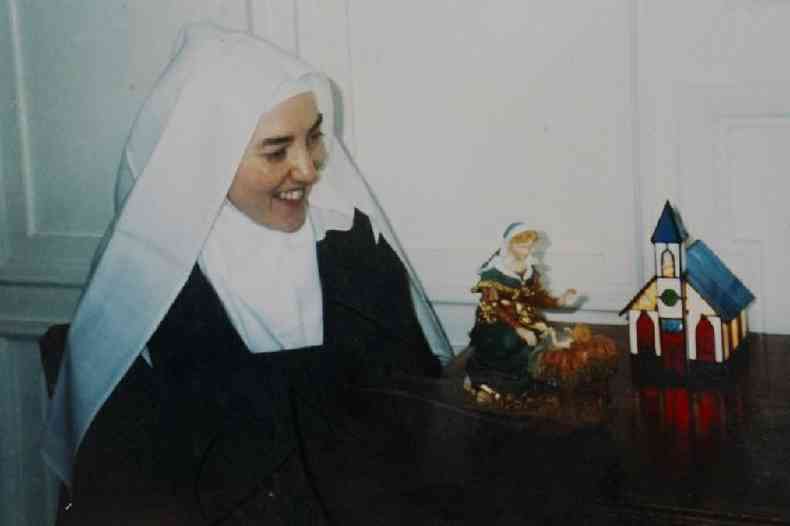 Lisa Opala quando era freira