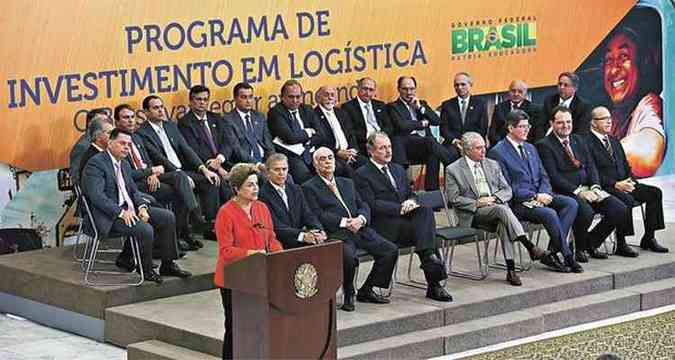 Dilma e ministros participaram do lanamento do novo pacote de privatizaes. Joaquim Levy espera que os efeitos sejam sentidos a partir do ano que vem (foto: Lula Marques/Fotos Pplicas)