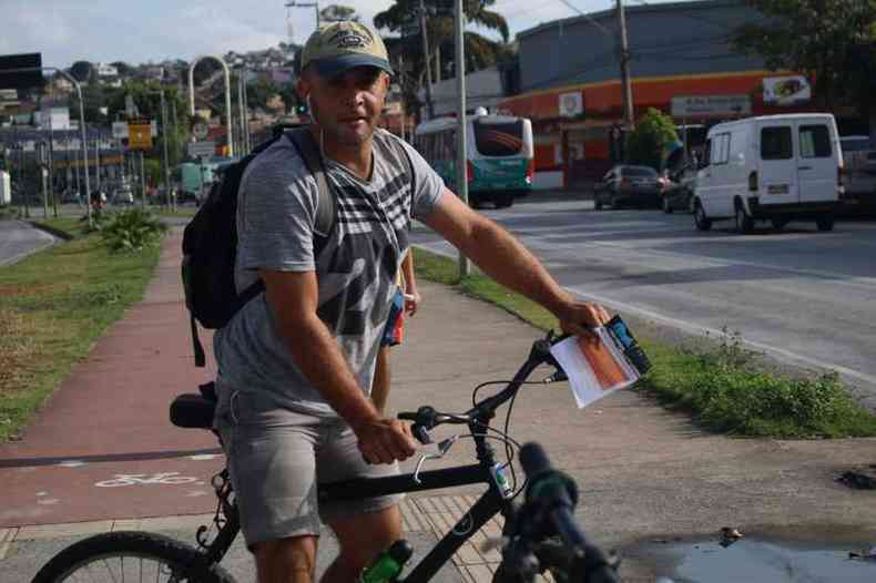 Andr Luiz pedala 60 quilmetros por dia (foto: Larissa Kmpel)