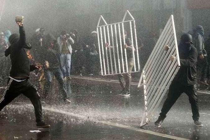 Houve protestos violentos no Chile neste s�bado(foto: CLAUDIO REYES / AFP)