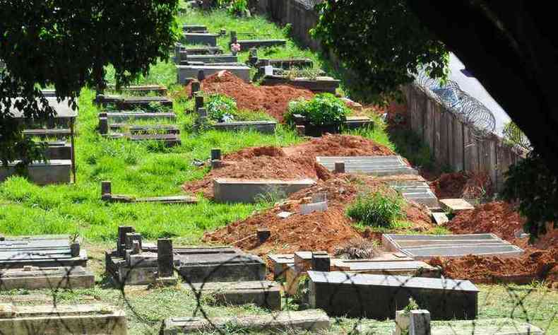 Cemitrios de BH se preparam para aumento de enterros(foto: Gladyston Rodrigues/EM/D.A Press)
