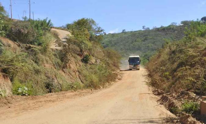 O orçamento previa cerca de R$ 30 milhões para a BR-367, entre Salto da Divisa e Jacinto, mas decreto do governo(foto: Juarez Rodrigues/EM/D.A.Press - 17/05/17) O orçamento previa cerca de R$ 30 milhões para a BR-367, entre Salto da Divisa e Jacinto, mas decreto do governo(foto: Juarez Rodrigues/EM/D.A.Press - 17/05/17)