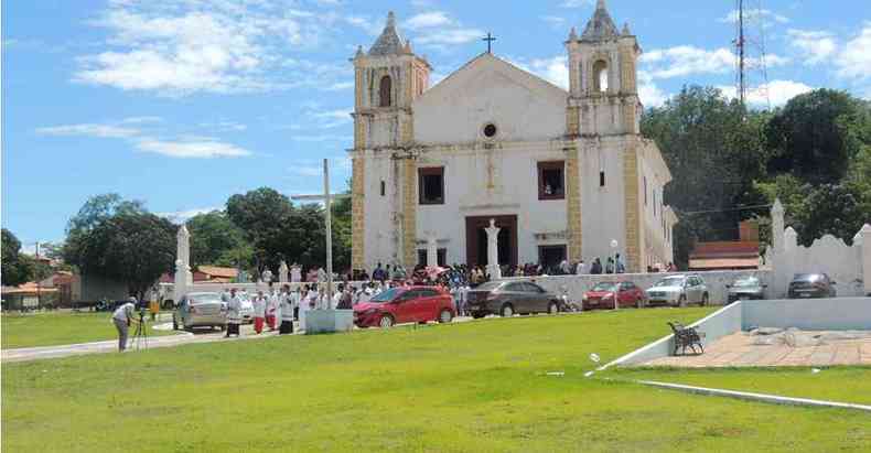 Igreja matriz de Matias Cardoso: cidade seria palco neste domingo de solenidade com entrega de medalhas(foto: Oliveira Junior/divulgao)