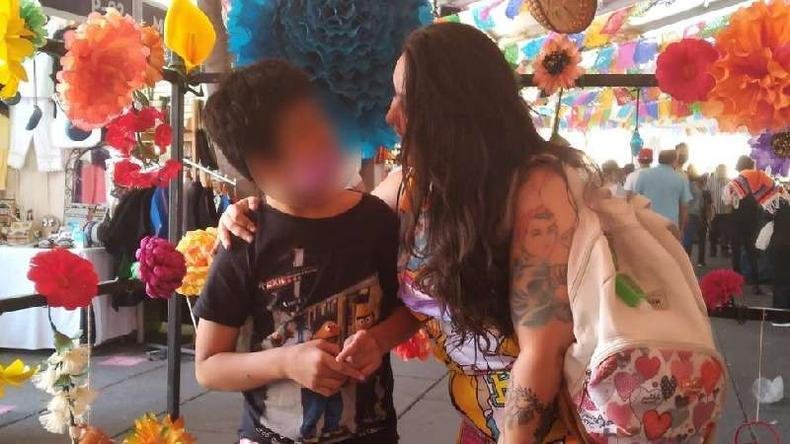 Padilla era mãe e cuidadora de seu filho de 11 anos, diagnosticado com autismo(foto: Twitter) Luz Raquel Padilla com o filho
