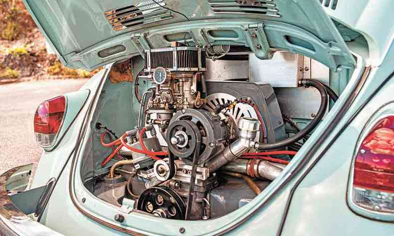 Motor 1.5 original teve capacidade volumtrica ampliada para 1.800cmde cilindrada, resultando em 100cv de potncia (foto: Jorge Lopes/EM/D.A Press)
