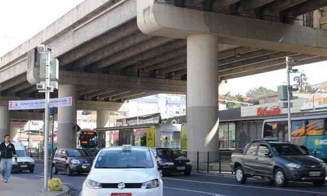 Eles esto de olho em voc: radares j so 167 na capital, mas normas de circulao ficam em segundo plano(foto: Jair Amaral/EM/D.A PRESS )