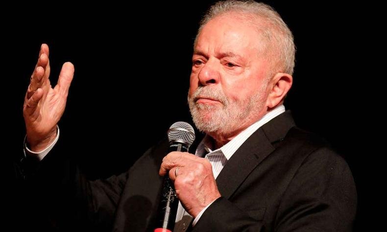 Lula diz que recursos para Bolsa-Fam�lia v�o extrapolar o teto de gastos