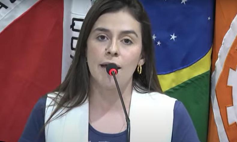 Lohanna França repercutiu o resultado das eleições ao usar a tribuna livre da câmara(foto: Reprodução TV Câmara) Lohanna França