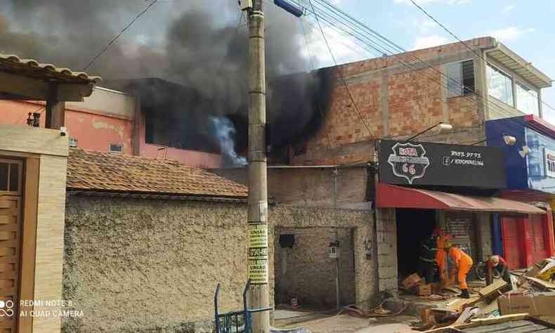 Edifício que pegou fogo em Contagem(foto: Guarda Civil/Divulgação)