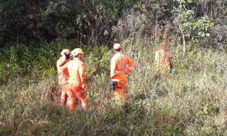 Na foto, local onde o corpo foi encontrado(foto: Corpo de Bombeiros/ Divulgao)
