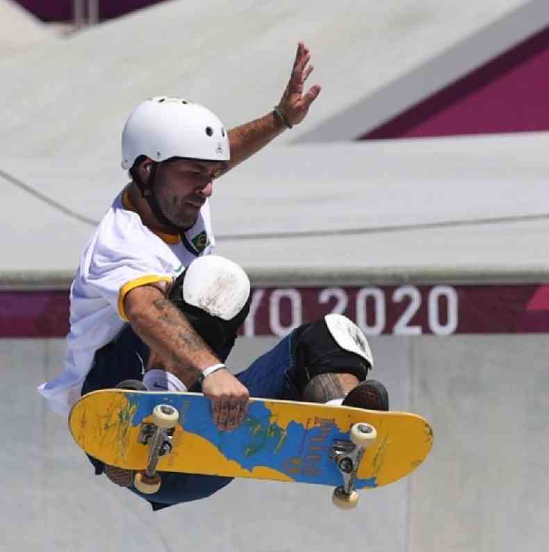 Pedro Barros ganhou prata no skate park(foto: EPA)