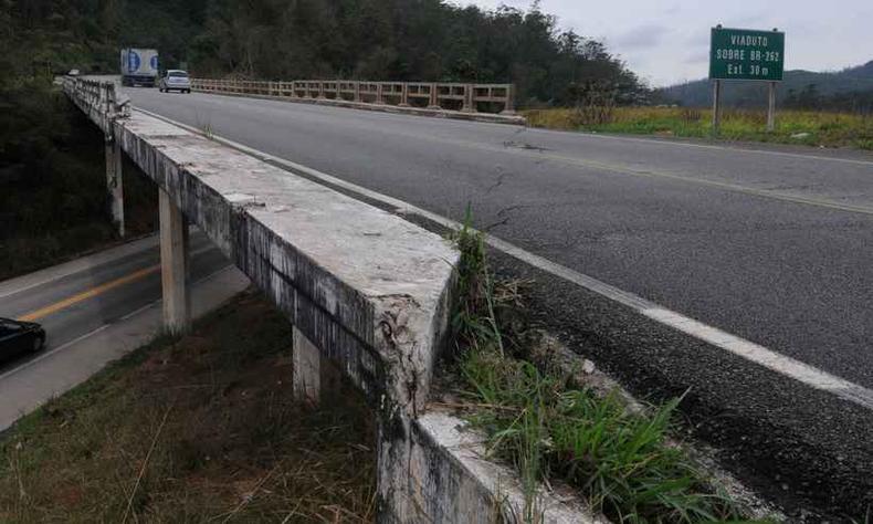 Viaduto da BR-381 sobre a BR-262 em Nova Era, cidade onde ocorreu o acidente desta sexta(foto: Beto Magalhes/EM/D.A Press - 18/9/13)