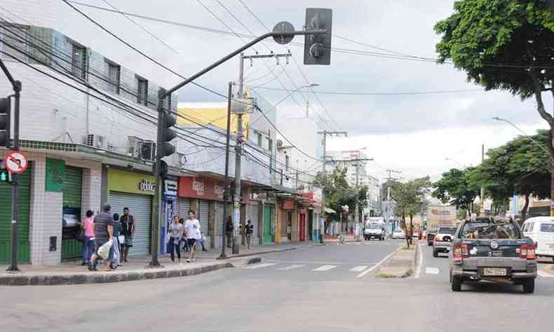 Movimento na Rua Padre Pedro Pinto, em Venda Nova(foto: Juarez Rodrigues/EM/DA Press)