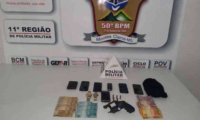 Material apreendido com suspeito(foto: Polcia Militar/Divulgao)