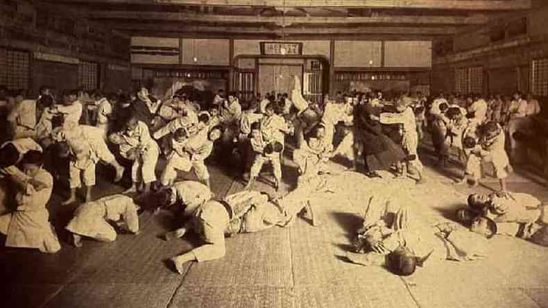 Prtica de jud nos primrdios do esporte, no Japo(foto: The Kodokan Institute)