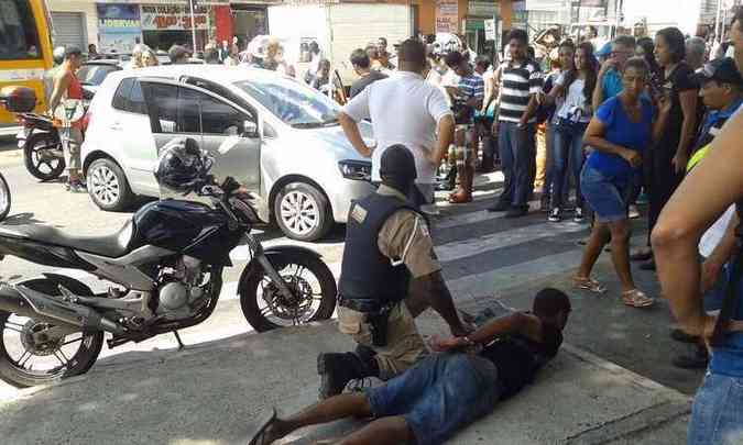 Bandidos foram presos na Rua Padre Pedro Pinto(foto: Polcia Militar/Divulgao)
