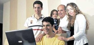 Casal Cl�ber e Bernadeth foi condenado por descumprimento do Estatuto da Crian�a e do Adolescente ao tirar Davi e J�natas da escola, mas estendeu a pr�tica para a ca�ula, Ana (foto: GLADYSTON RODRIGUES/EM/D. A PRESS)