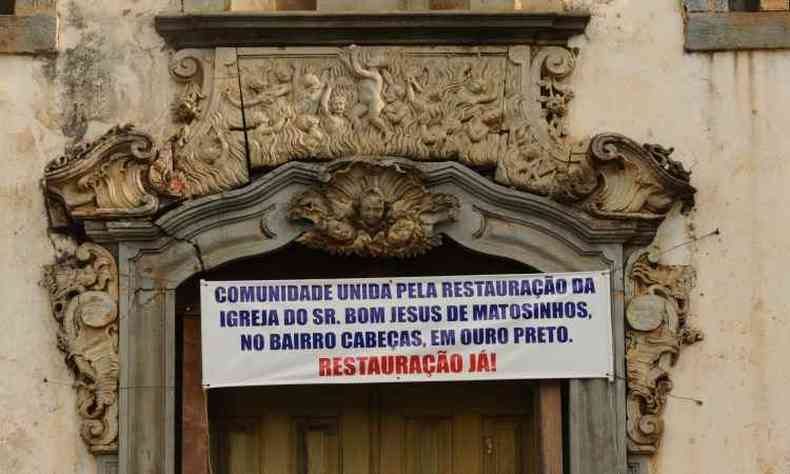 Iigreja barroca do Senhor Bom Jesus de Matosinhos, em Ouro Preto, est fechada desde 2014 e comunidade cobra recursos para restaurao(foto: Euler Jnior/EM/D.A Press)