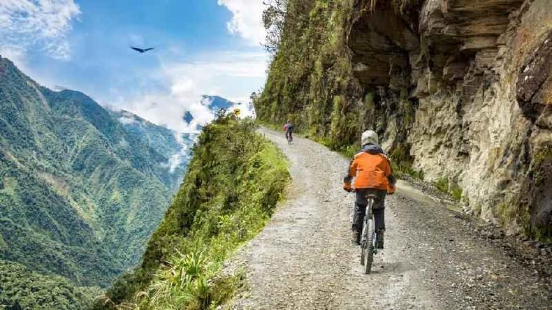 Ciclista na 'Estrada da Morte', na Bolvia