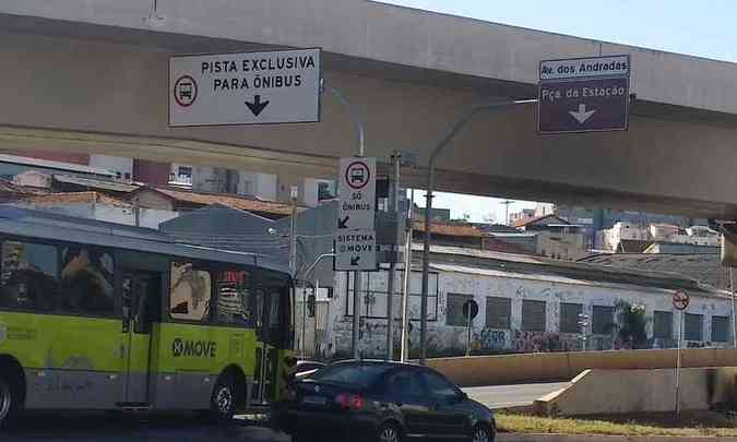Um dos novos radares est posicionado bem no incio da Avenida Antnio Carlos, tanto no sentido bairro, quanto no sentido Centro.(foto: Paulo Filgueiras/EM/D.A PRESS)
