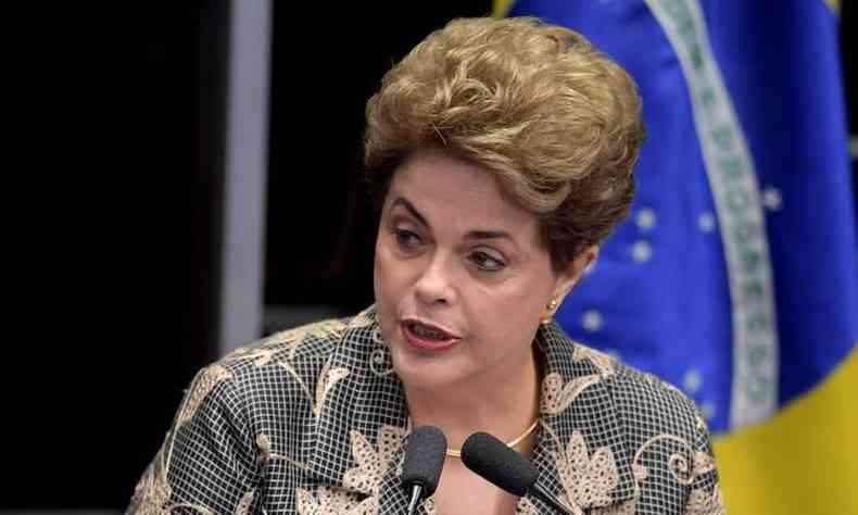 A presidente Dilma falou em golpe e se emocionou por duas vezes durante o discurso(foto: Evaristo S/ AFP)
