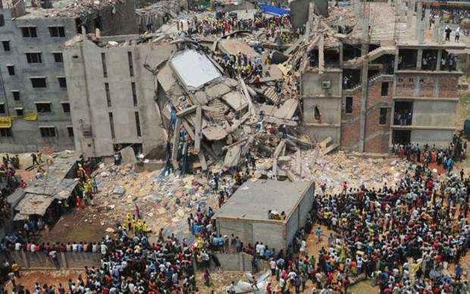 Governo criar� comiss�o para avaliar condi��es de trabalho, ap�s desastre que matou mais de mil em Dacca(foto: MUNIR UZ ZAMAN / AFP)