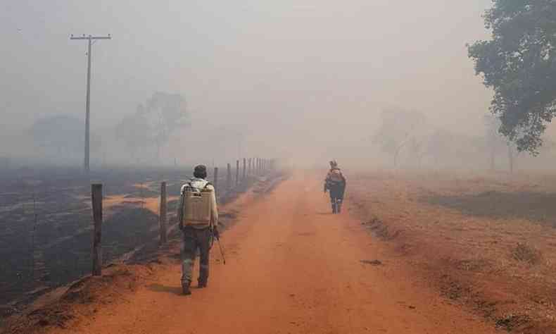 Combate ao incndio em Arinos, no Noroeste de Minas Gerais, durou 10 dias