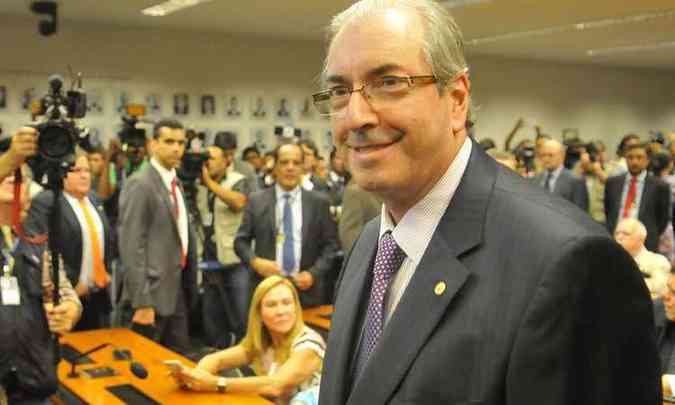 Investigado pelo Conselho de tica da Cmara dos Deputados, Eduardo Cunha fez questo de marcar sua presena nessa tera-feira, durante a reunio do PMDB que marcou o rompimento com o governo(foto: Minervino Jnior/CB/D.A Press)