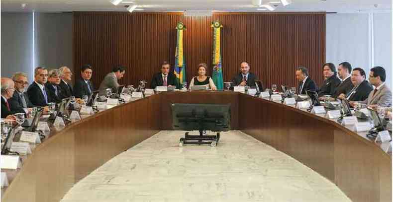 Presidente Dilma Rousseff durante reunio com juristas no Palcio do Planalto(foto: Roberto Stuckert Filho/PR)