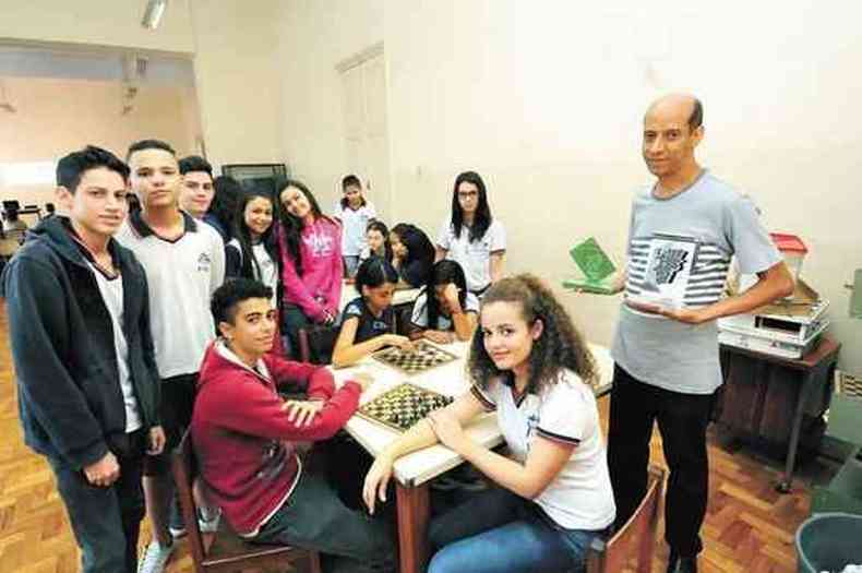 Estudantes do Instituto de Educao se preparam para as provas, numa jornada que desenvolve o raciocnio e o sentimento de companheirismo(foto: Gladyston Rodrigues)