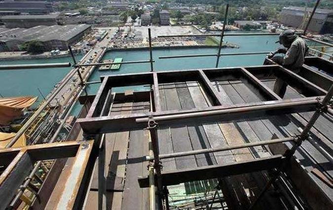 Constru��es de plataformas somaram US$ 7,73 bi em exporta��es em 2013, impedindo d�ficit comercial hist�rico: regime especial de tributa��o permite contabiliza��o (foto: S�rgio Moraes/REUTERS - 24/2/11)