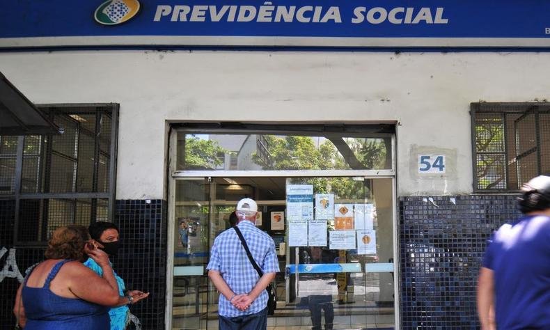 'Não há como fugir da promoção do equilíbrio financeiro e atuarial de todos os regimes próprios de previdência'(foto: Leandro Couri/EM/D.A Press) Agência do INSS em Belo Horizonte em 18/9/2020