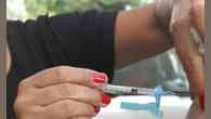 'Vacina representa vida', diz empresário ao receber dose de reforço, em BH