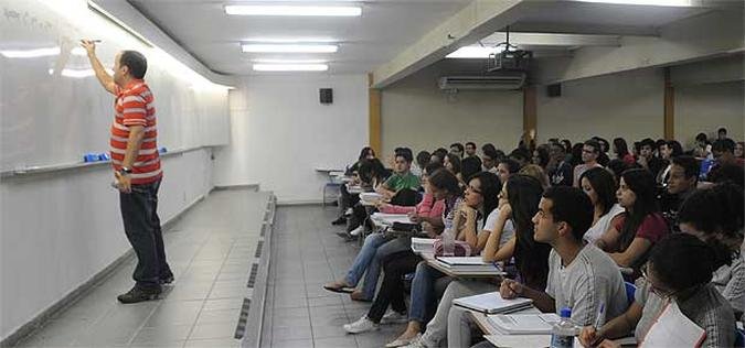 Aula em cursinho preparat�rio: de 6 federais do interior de Minas, nota dos beneficiados superou a dos candidatos em geral em apenas uma (foto: Cristina Horta/EM/D.A Press)