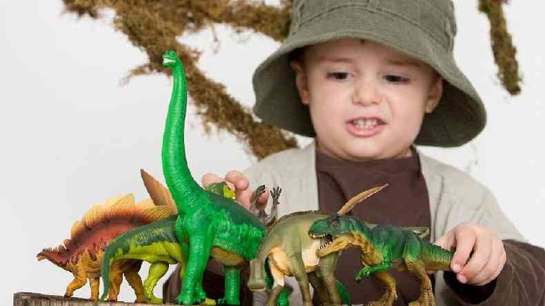 As crianas geralmente se interessam por dinossauros dos trs aos seis anos de idade(foto: Getty Images)