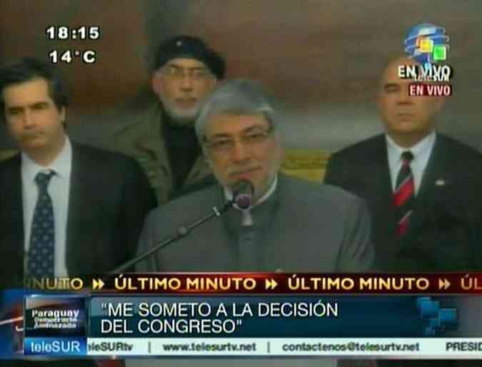 Lugo durante discurso em que aceita o impeachment votado no Senado(foto: AFP/ TELESUR)