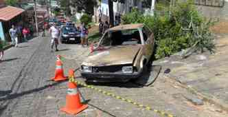 Segundo a PM, o suspeito preso nega ser o motorista que causou o acidente(foto: silvanalves.com.br/Divulgao)