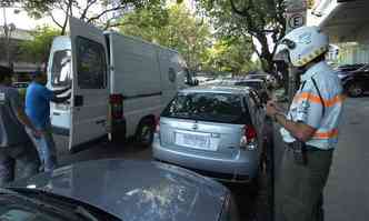 Agentes da BHTrans no podem multar desde dezembro de 2009(foto: Emmanuel Pinheiro/Estado de Minas - 08/10/2007)