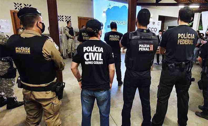 A Fora Integrada de Combate ao Crime Organizado (FICCO) se reuniu nas primeiras horas da manh de quinta-feira (22/4) para desencadear a 'Operao Baro', que combate o trfico de drogas no Leste de Minas(foto: PF/Divulgao )