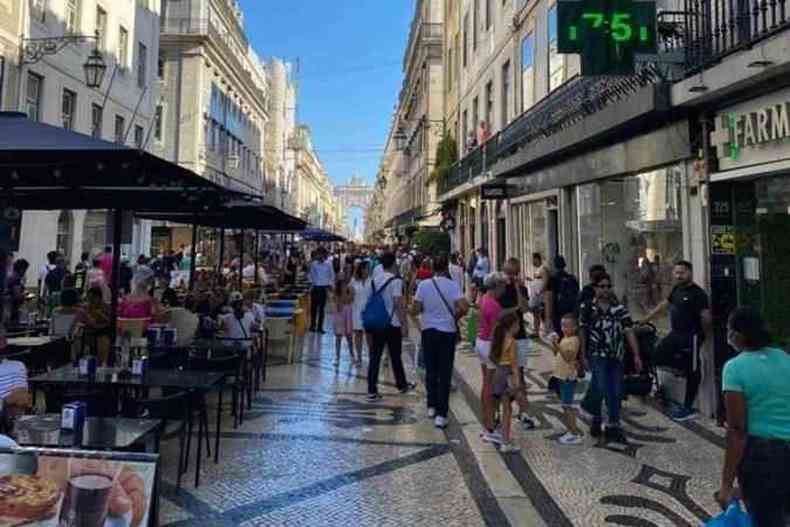 Rua de comércio em Lisboa