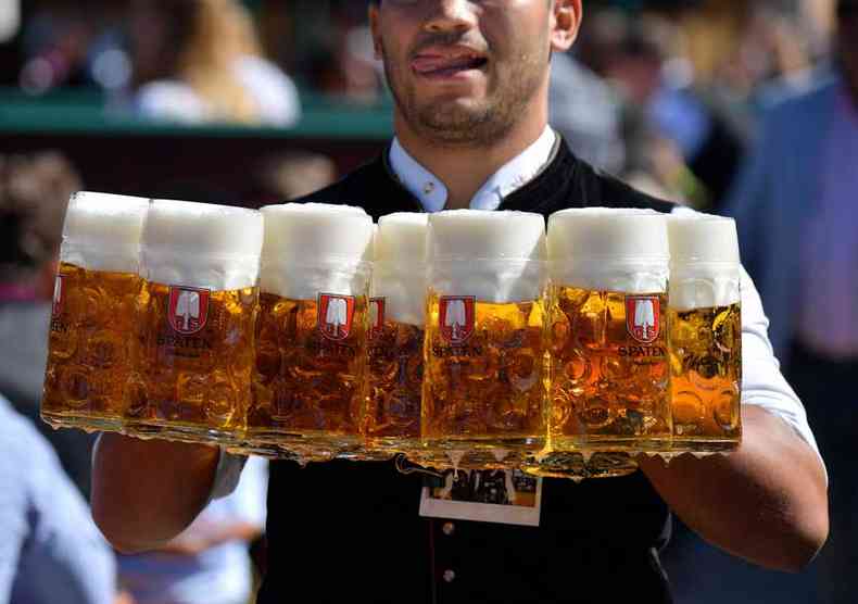 Festival de Cerveja Oktoberfest em Munique: edio 2020 foi cancelada por causa da pandemia, mas consumo da bebida se mantm em alta no mundo(foto: Tobias SCHWARZ/AFP)