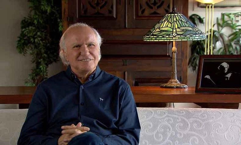 Maestro da Petrobras Sinf�nica, Karabtchevisky ensina reg�ncia(foto: TV Brasil/divulga��o)