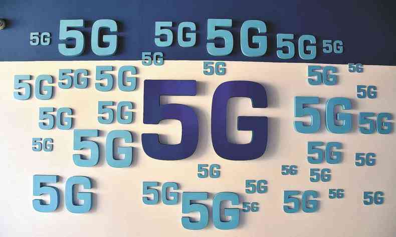 Apenas em termos de rapidez, o 5G tem velocidade 100 vezes superior à do 4G. Em capacidade de adensamento, chega a mais de 1 milhão de aparelhos conectados numa área de um quilômetro quadrado