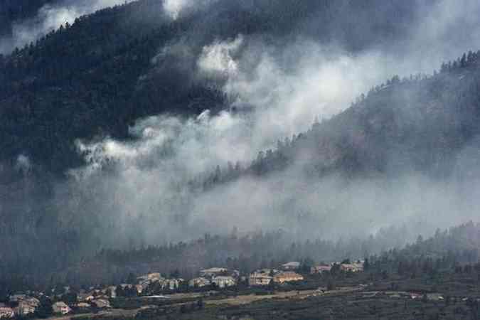 Incndio j obrigou mais de 35 mil pessoas a deixar suas casas, situao fez com que Obama declare rea de desastre no Colorado (foto: ROBYN BECK / AFP)