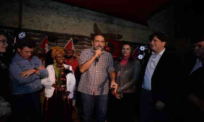 Alexandre Kalil e lideranas do PT, em Ribeiro das Neves 