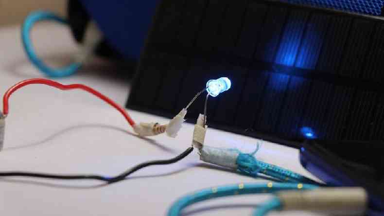 O Li-Fi, em que a transferência de dados é feita pela luz, é muito mais rápido do que o wifi