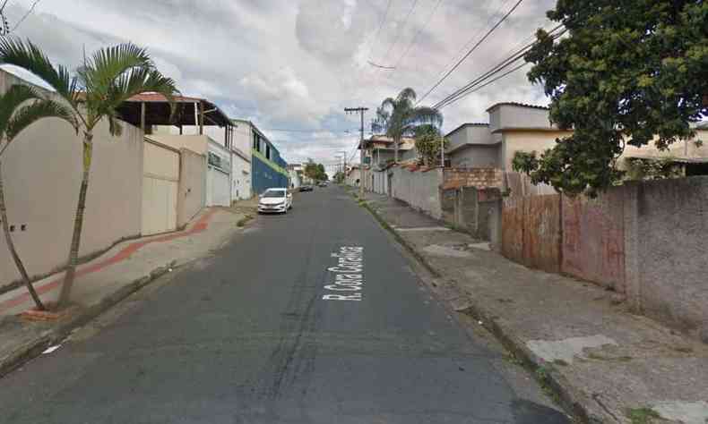 Tentativa de feminicdio aconteceu em uma casa na Regio do Barreiro(foto: Google Street View/Reproduo)